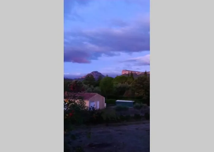 2 Pieces Sur Jardin En Pic Saint-loup